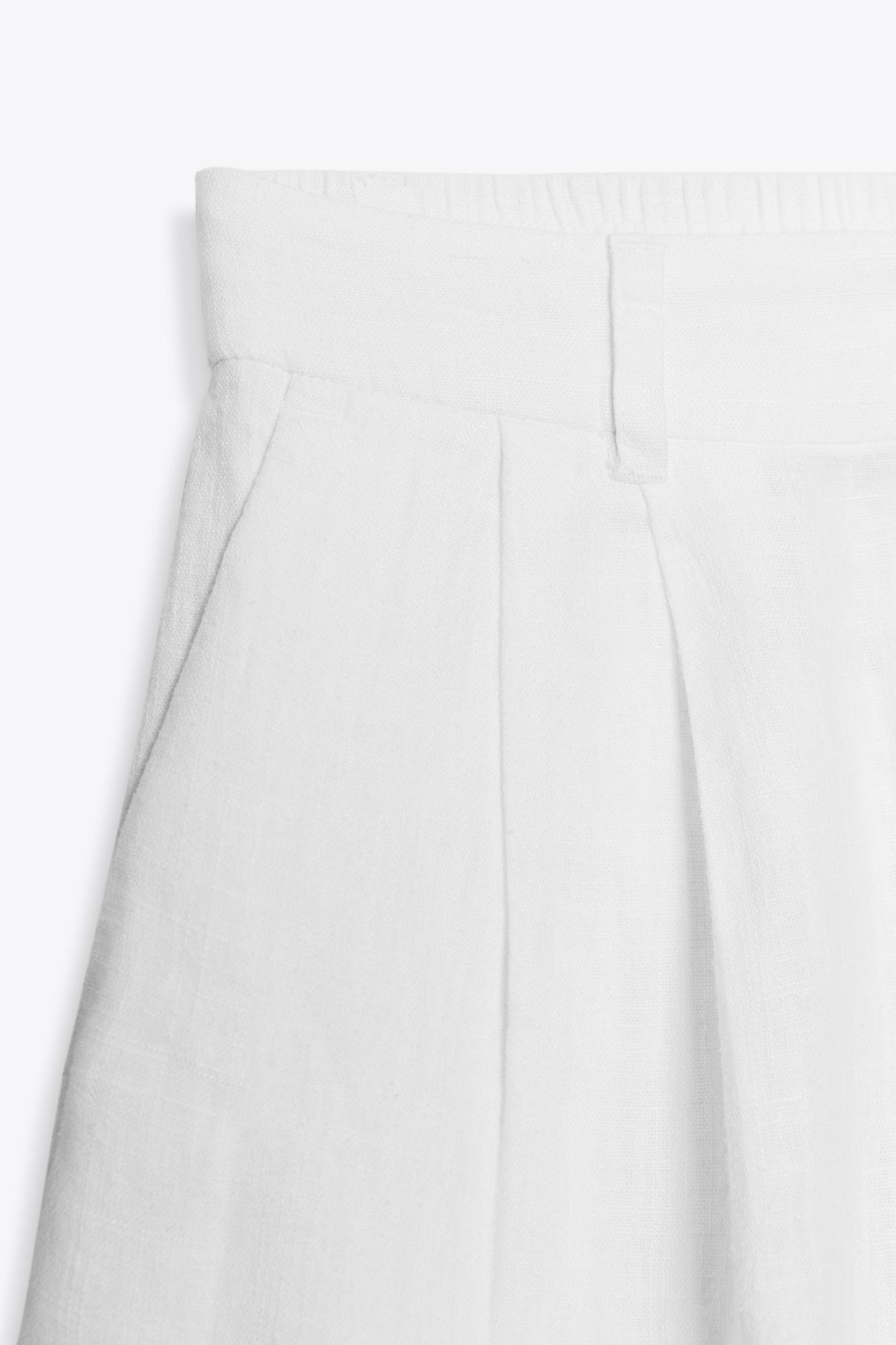 LINEN PLEATED BERMUDA SHORTS Product Image