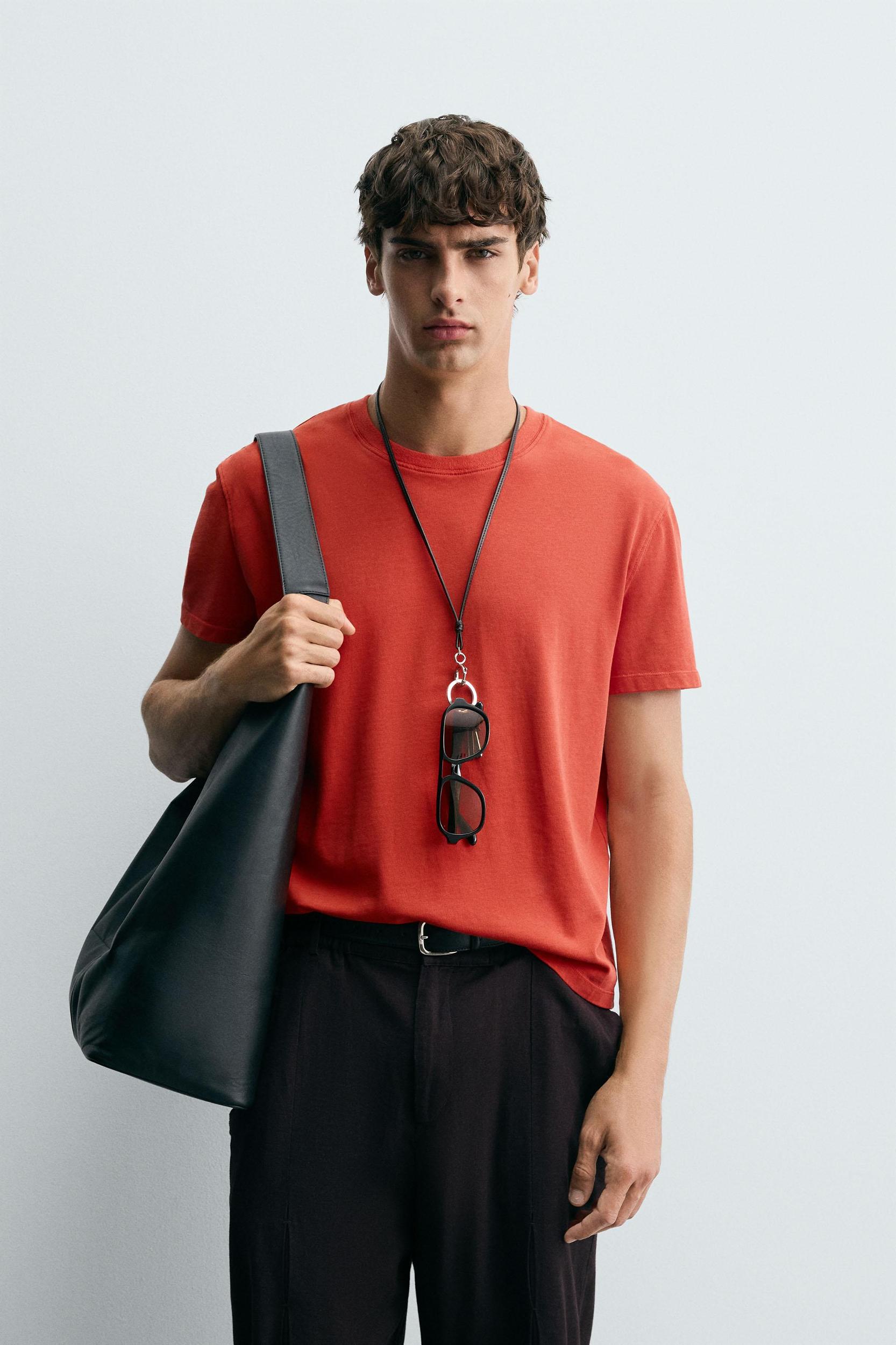 CROPPED FIT T-SHIRT Product Image