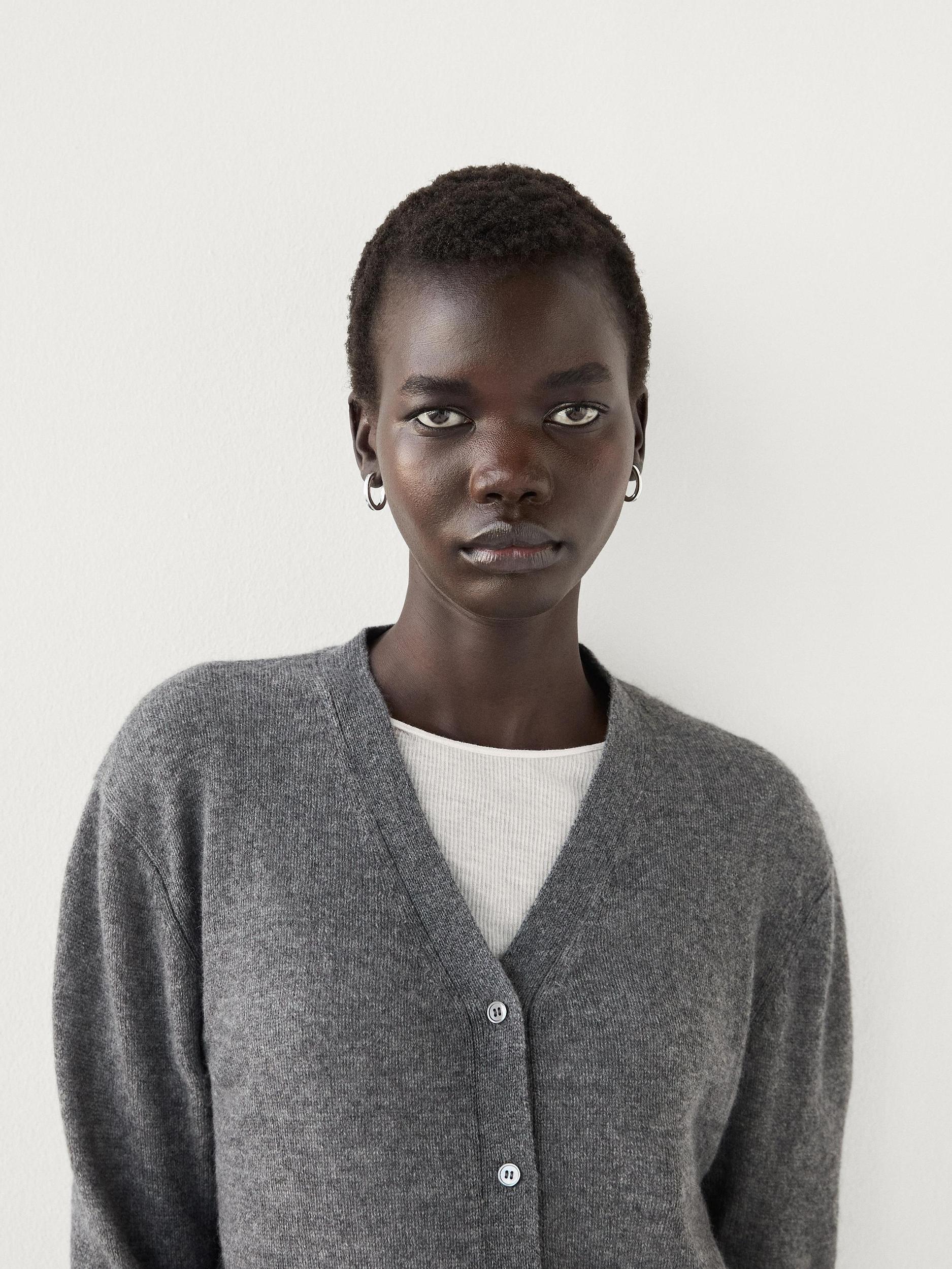 100% cashmere V-neck cardigan Product Image