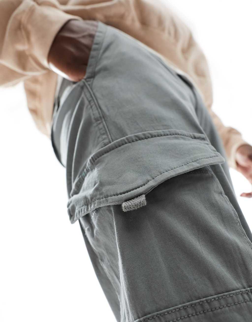Jack & Jones Intelligence cuffed cargo pants Product Image