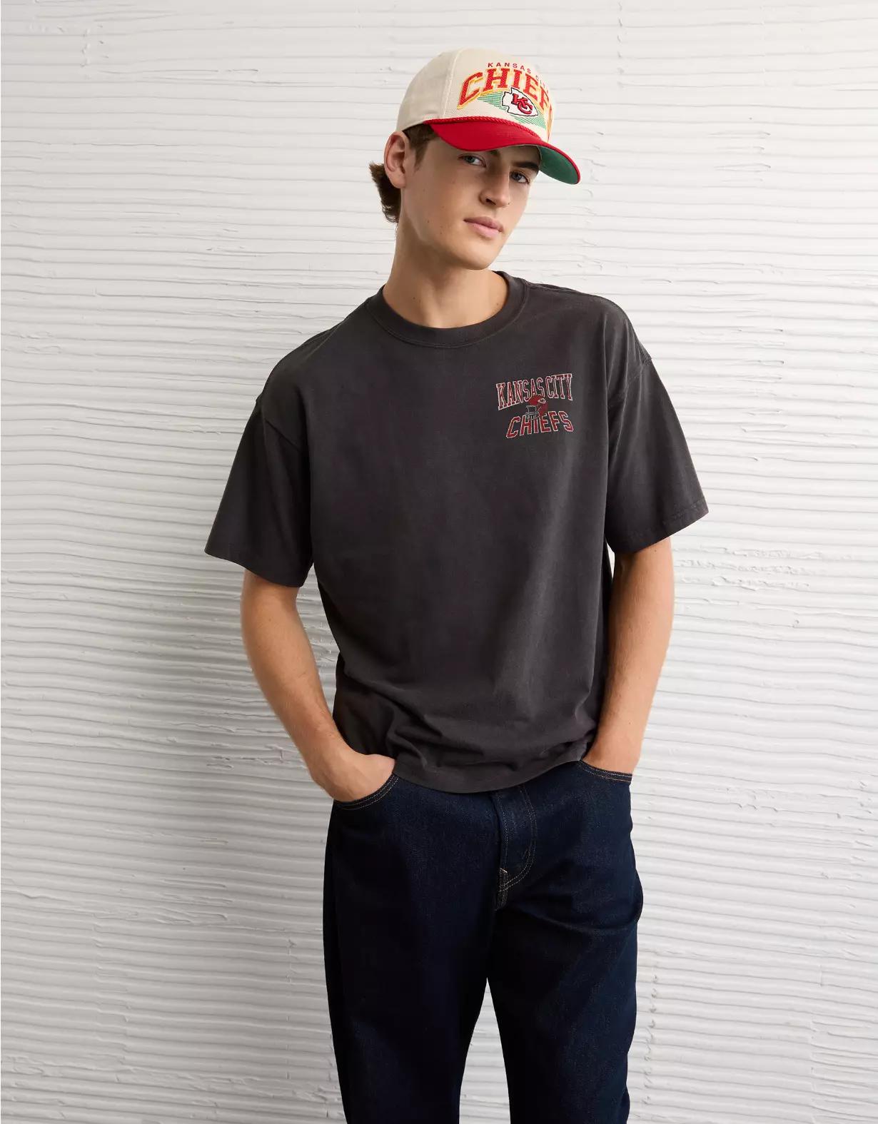 AE Boxy NFL Kansas City Chiefs Graphic T-Shirt Product Image