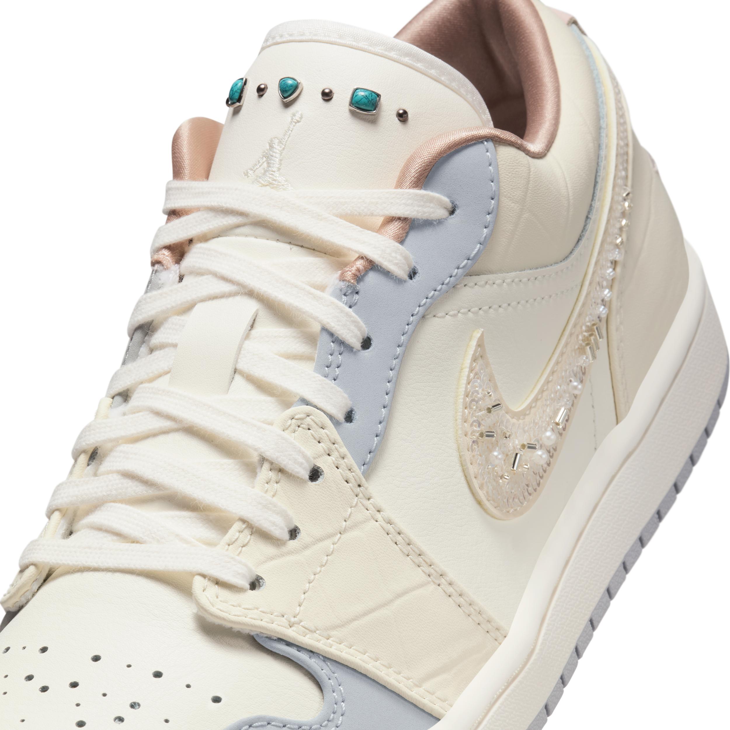 Womens Air Jordan 1 Low Shoes | IH7323-100 Product Image
