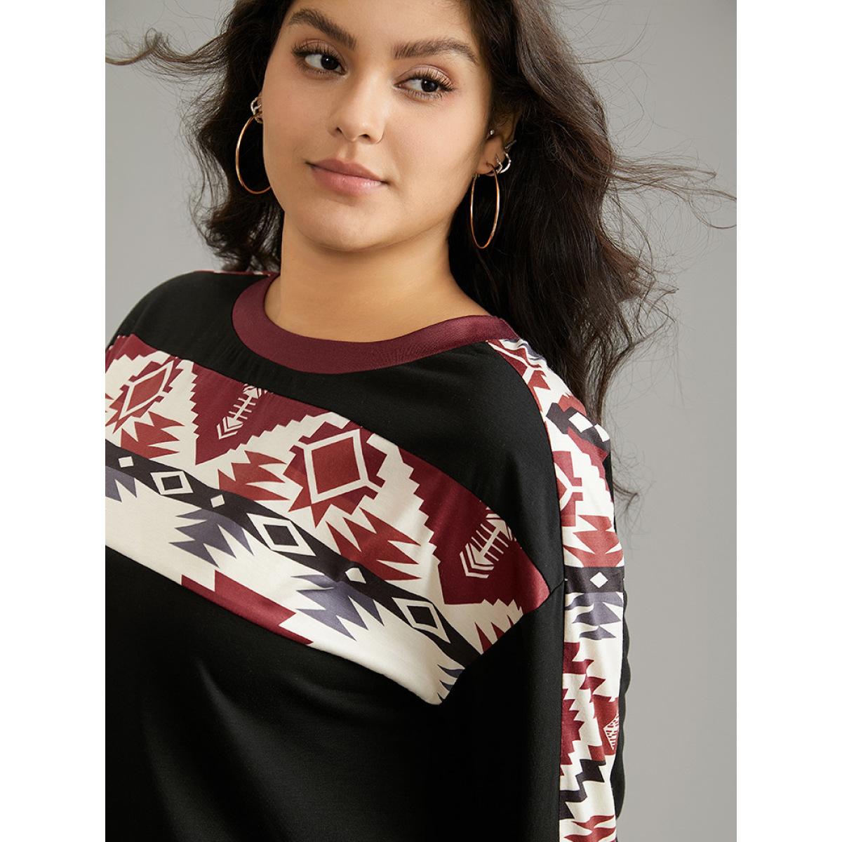 Plus Size Geometric Patchwork Contrast Round Neck T-shirt Black Women Casual Printed Bohemian Print Round Neck Dailywear T-shirts BloomChic 26/4X Product Image