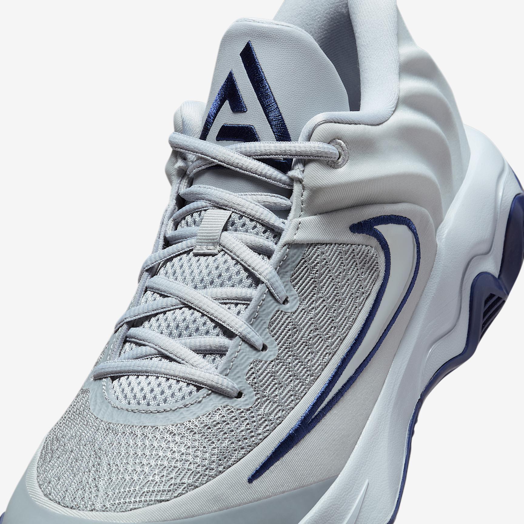 Nike Men's Giannis Immortality 4 Basketball Shoes Product Image