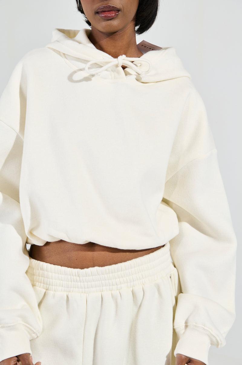 AINT NOBODY SWEATSHIRT IN CREAM Product Image