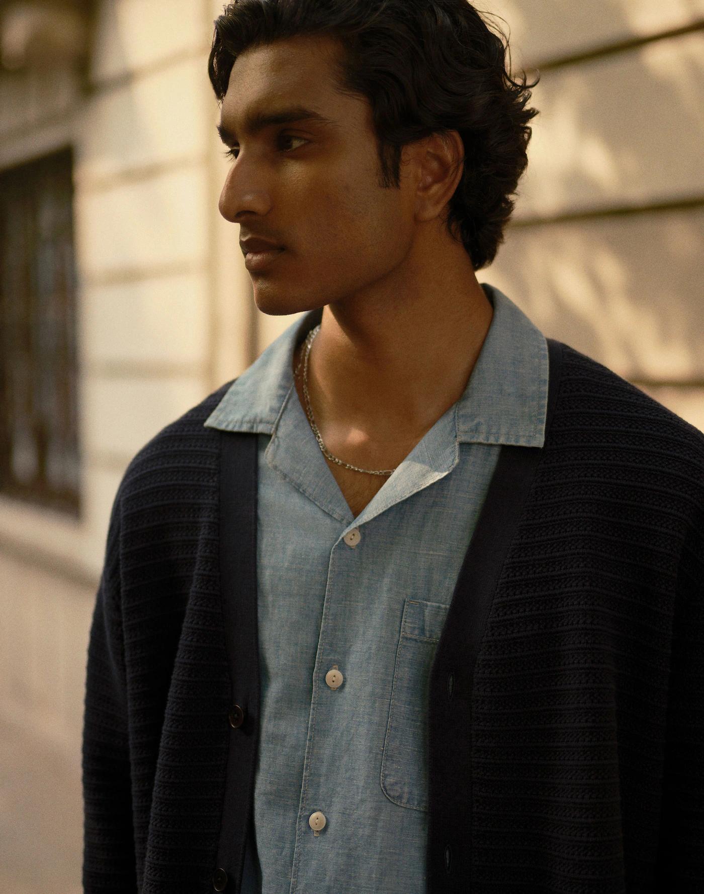 Chambray Short-Sleeve Button-Up Shirt in Cotton Linen Blend Product Image