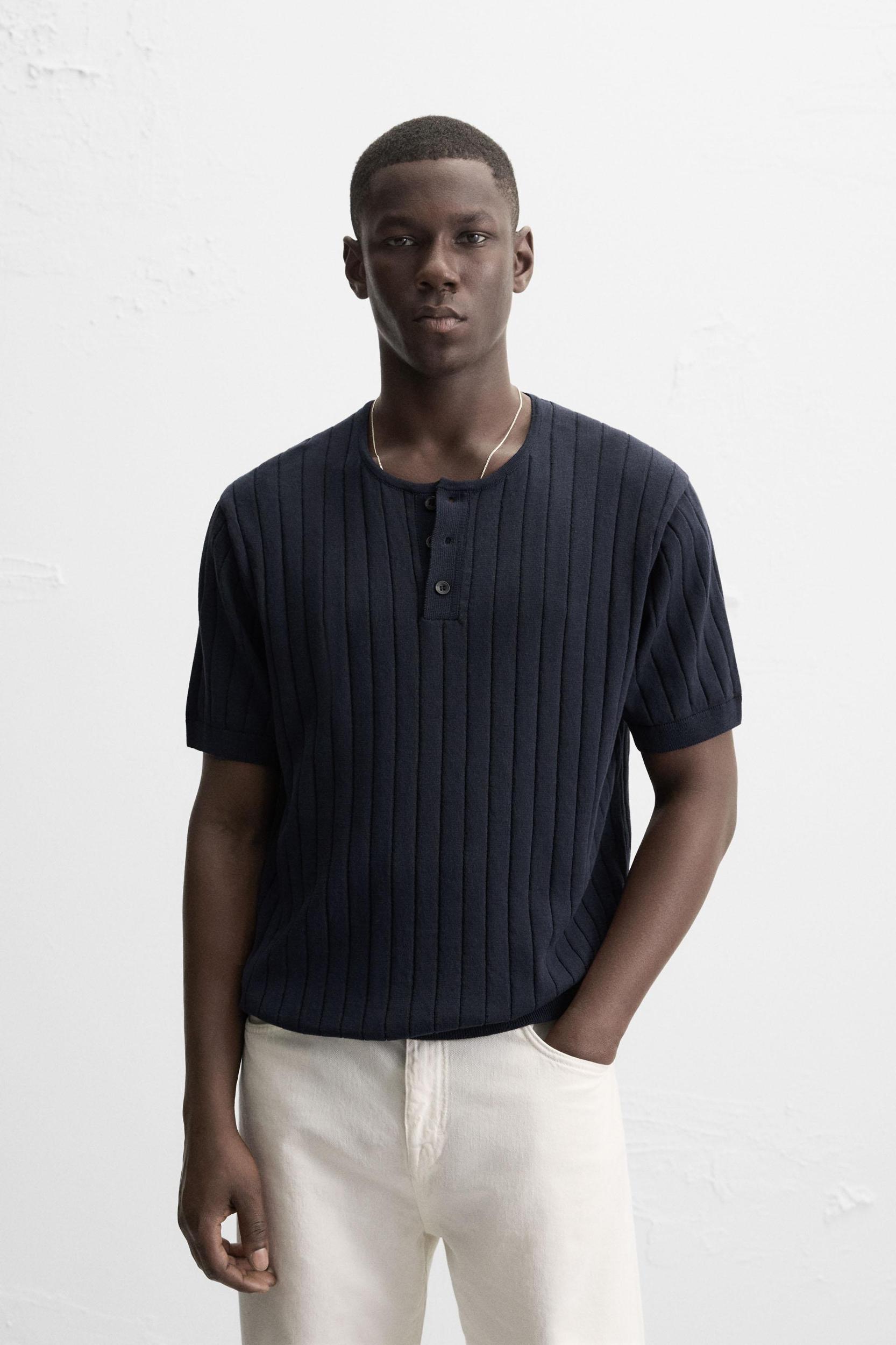 KNIT T-SHIRT WITH BUTTONED NECK Product Image