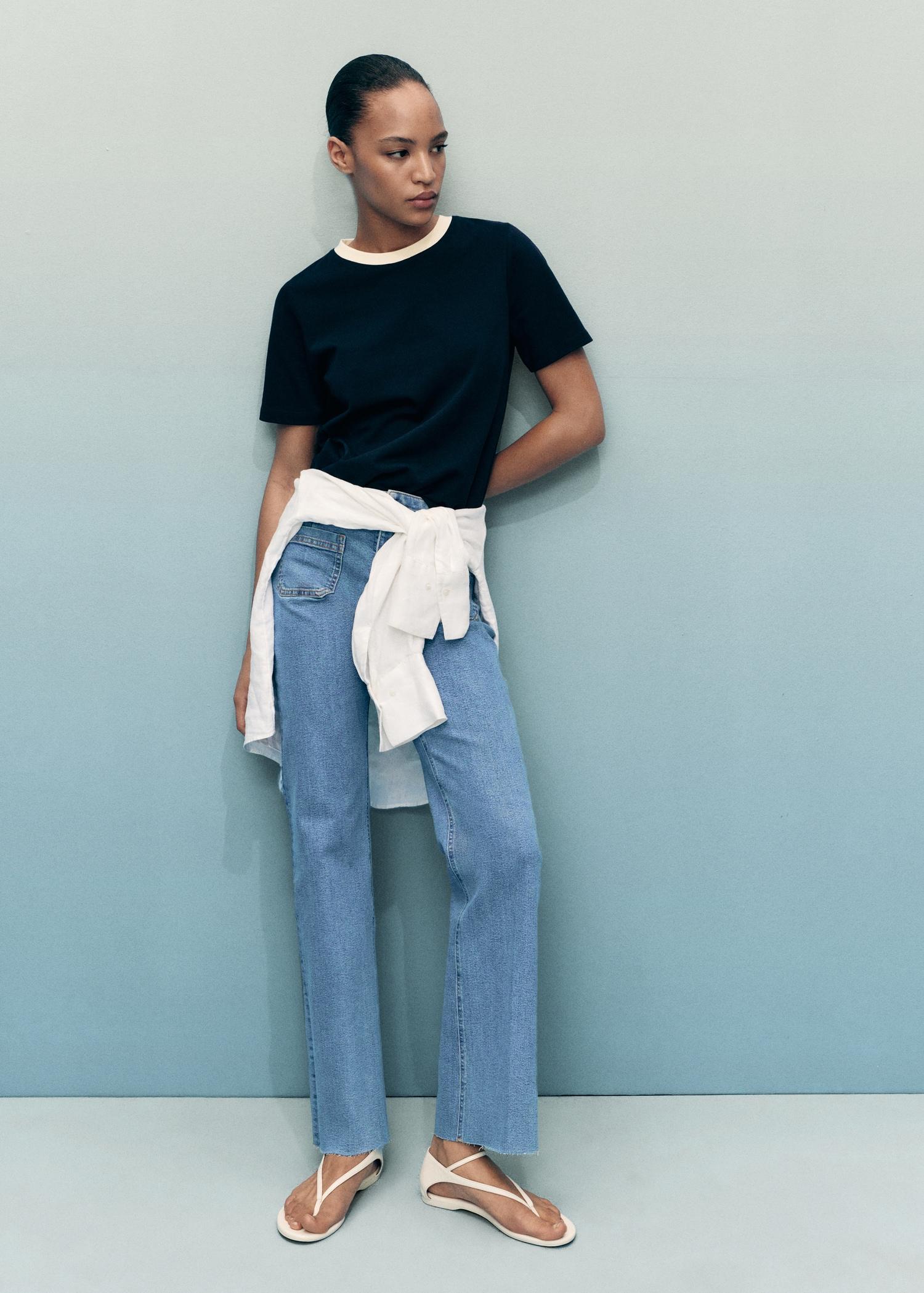 Flared cropped jeans with pockets - Women | MANGO USA Product Image