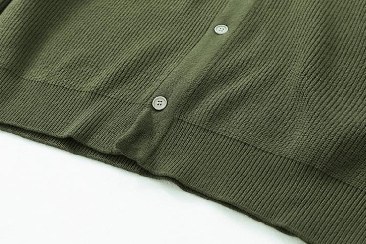 RT No. 11524 GREEN KNIT BUTTON-UP SWEATER Product Image
