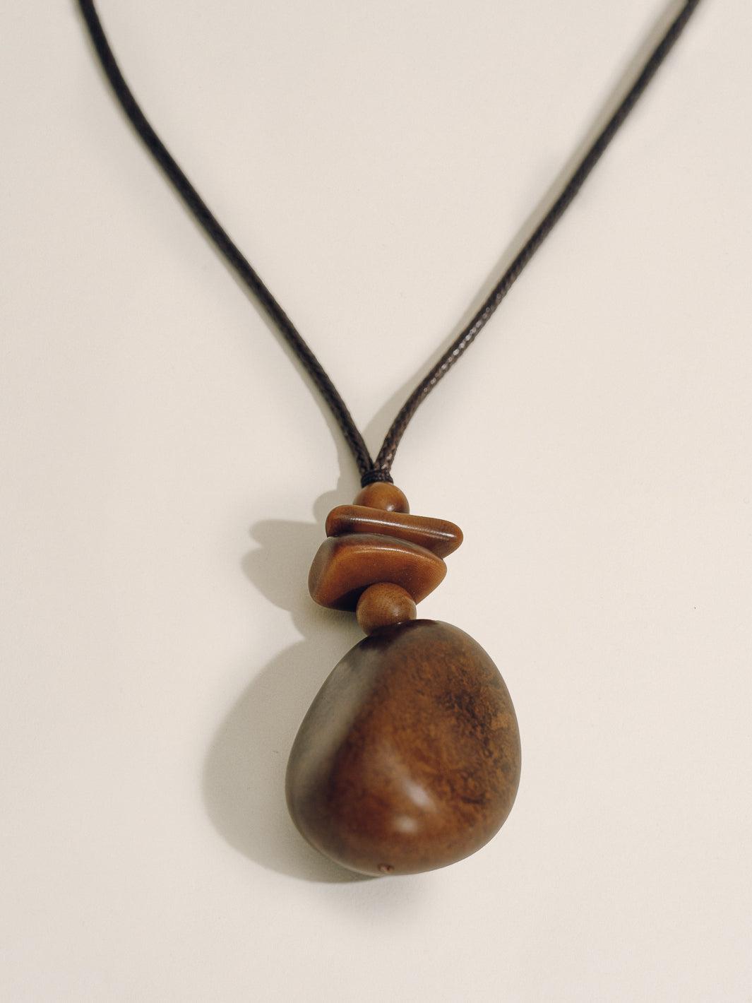 The Pendant Necklace in Black Product Image