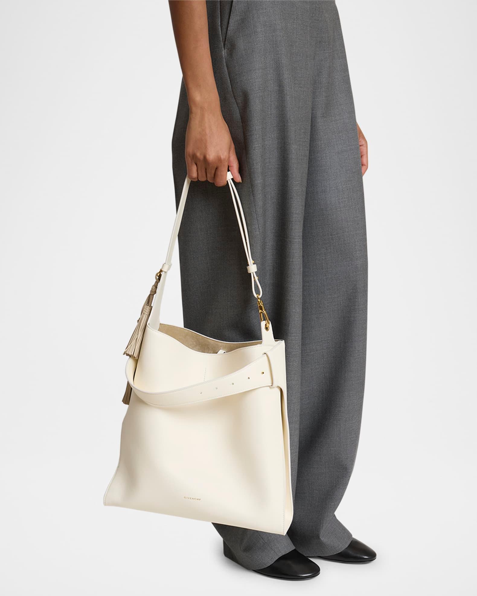 Day Medium Hobo Bag in Smooth Leather Product Image