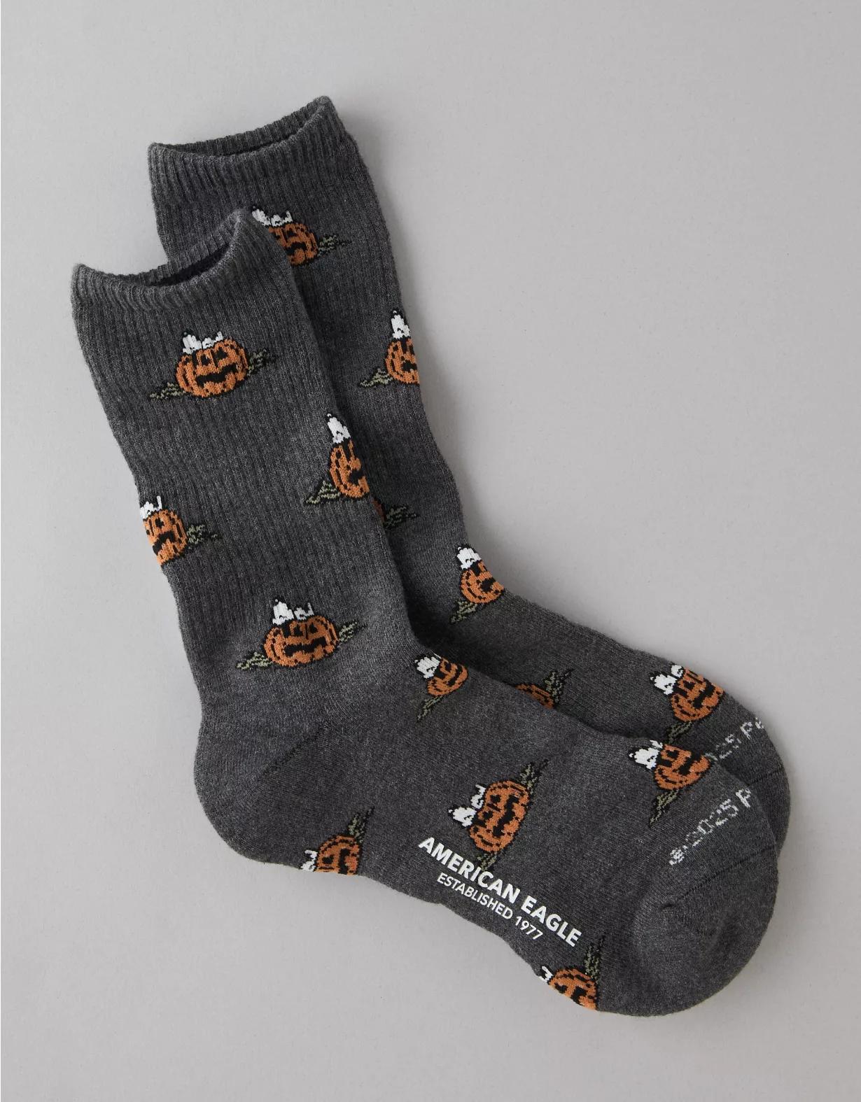 AE Snoopy Halloween Classic Crew Socks Product Image