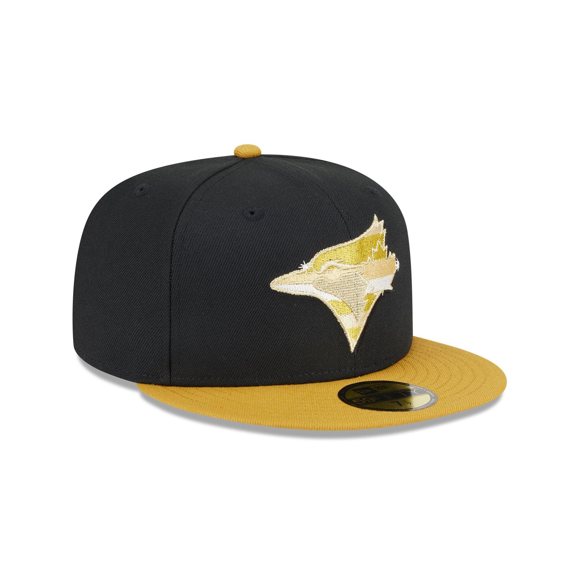 New York Knicks Metallic Gold Logo 59FIFTY Fitted Hat Male Product Image