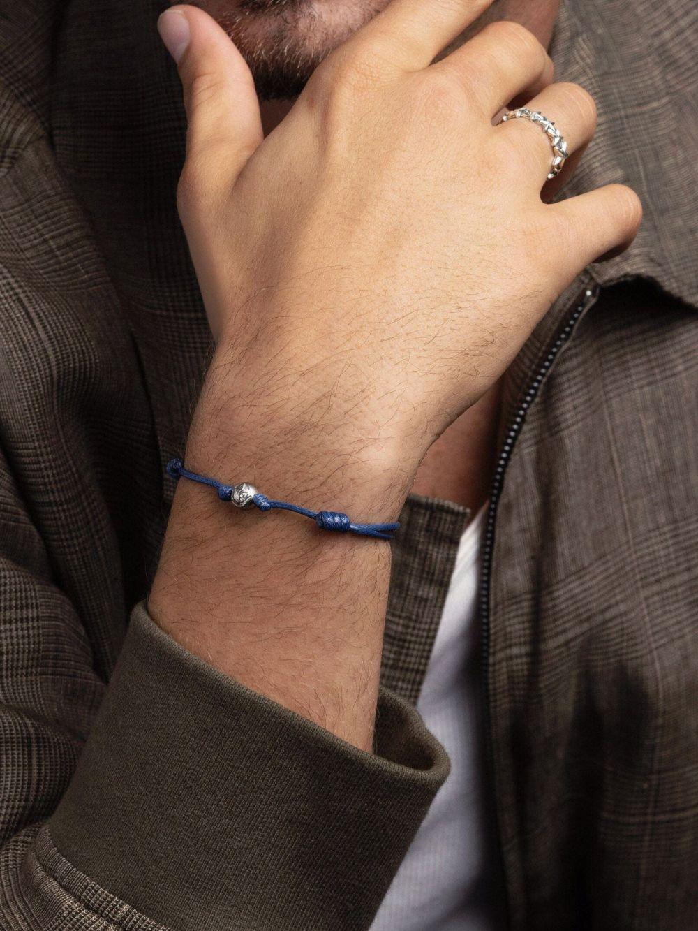 string bracelet Product Image