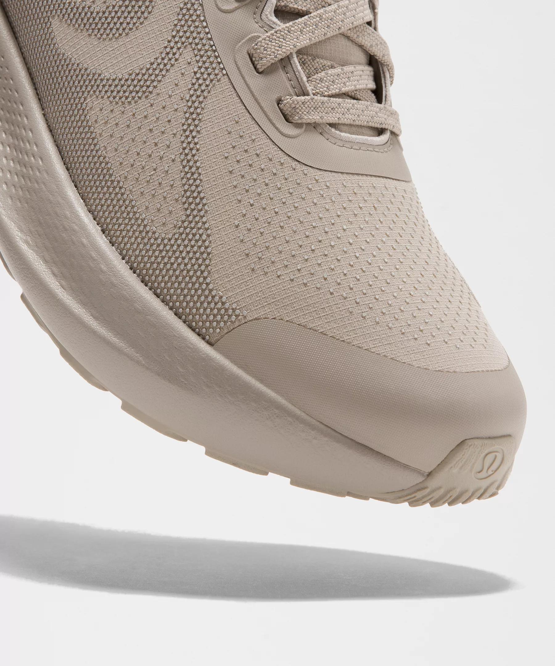 Men's Beyondfeel Waterproof Running Shoe Product Image