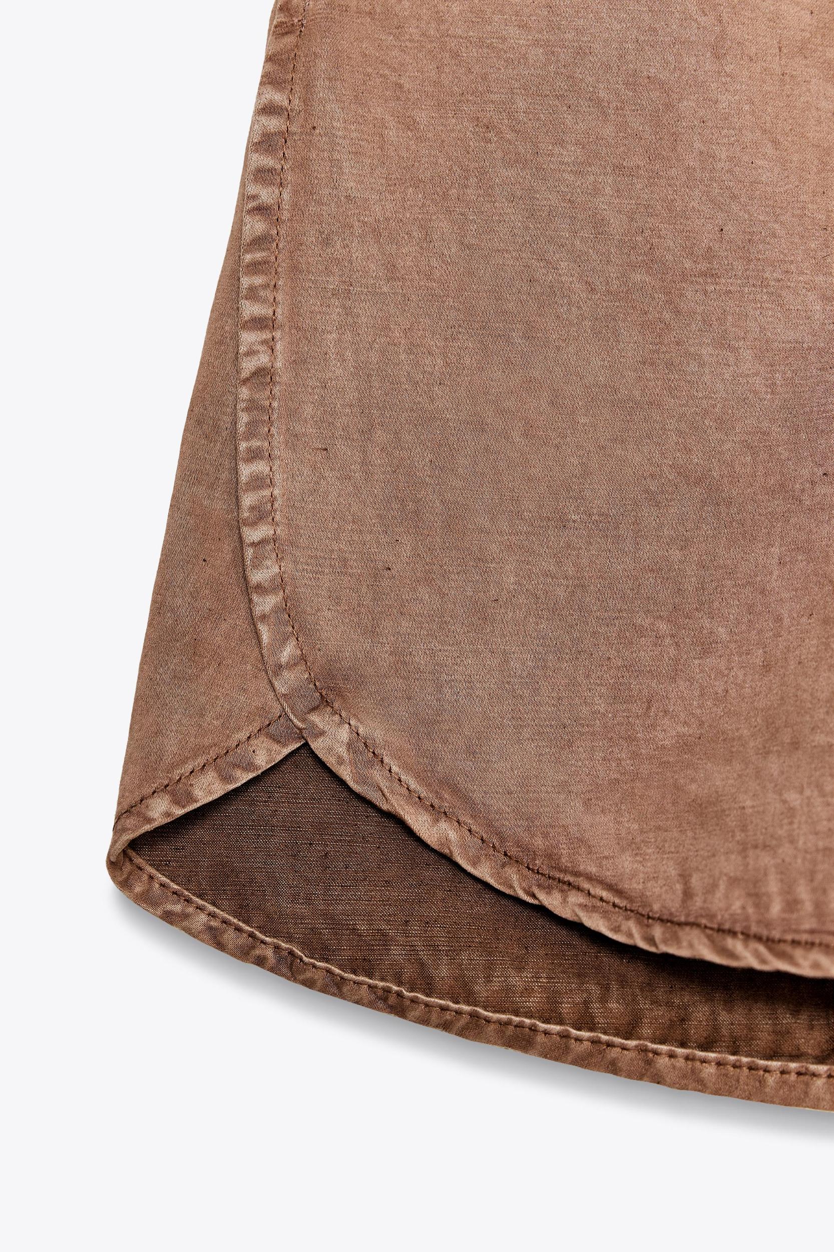 SLIT SHORTS Product Image