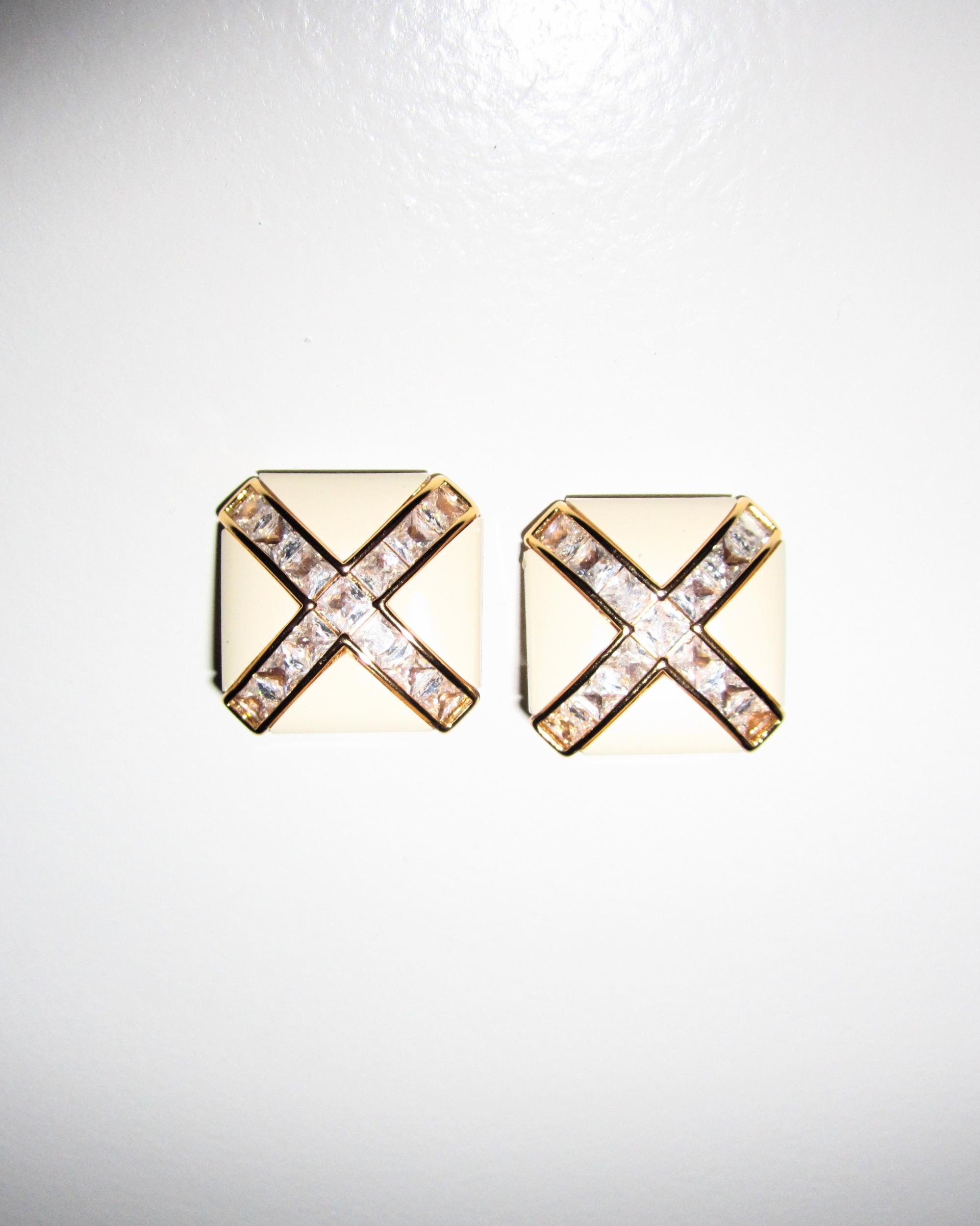 Cross Earring Product Image