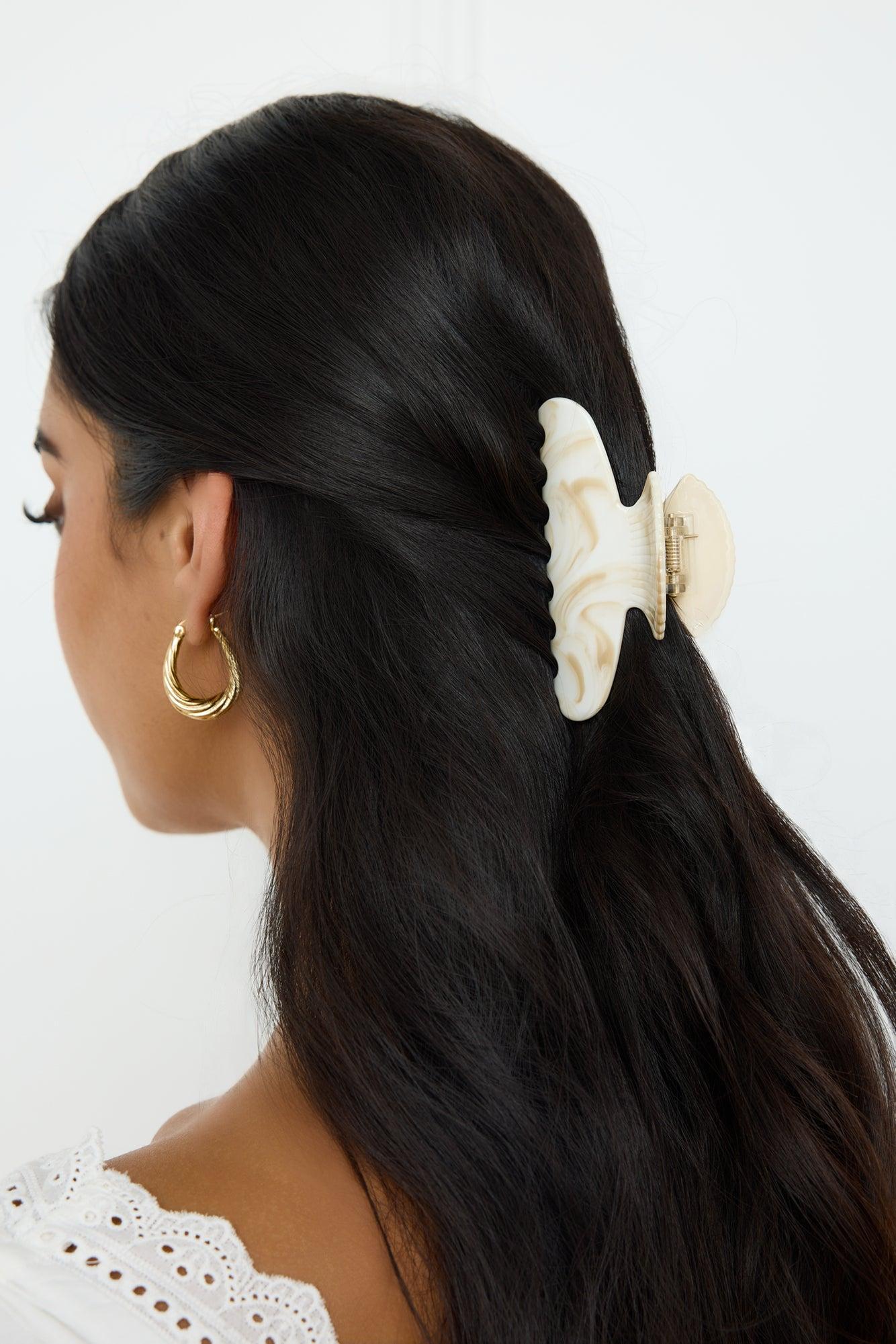 Seashell Claw Clip Nude Product Image