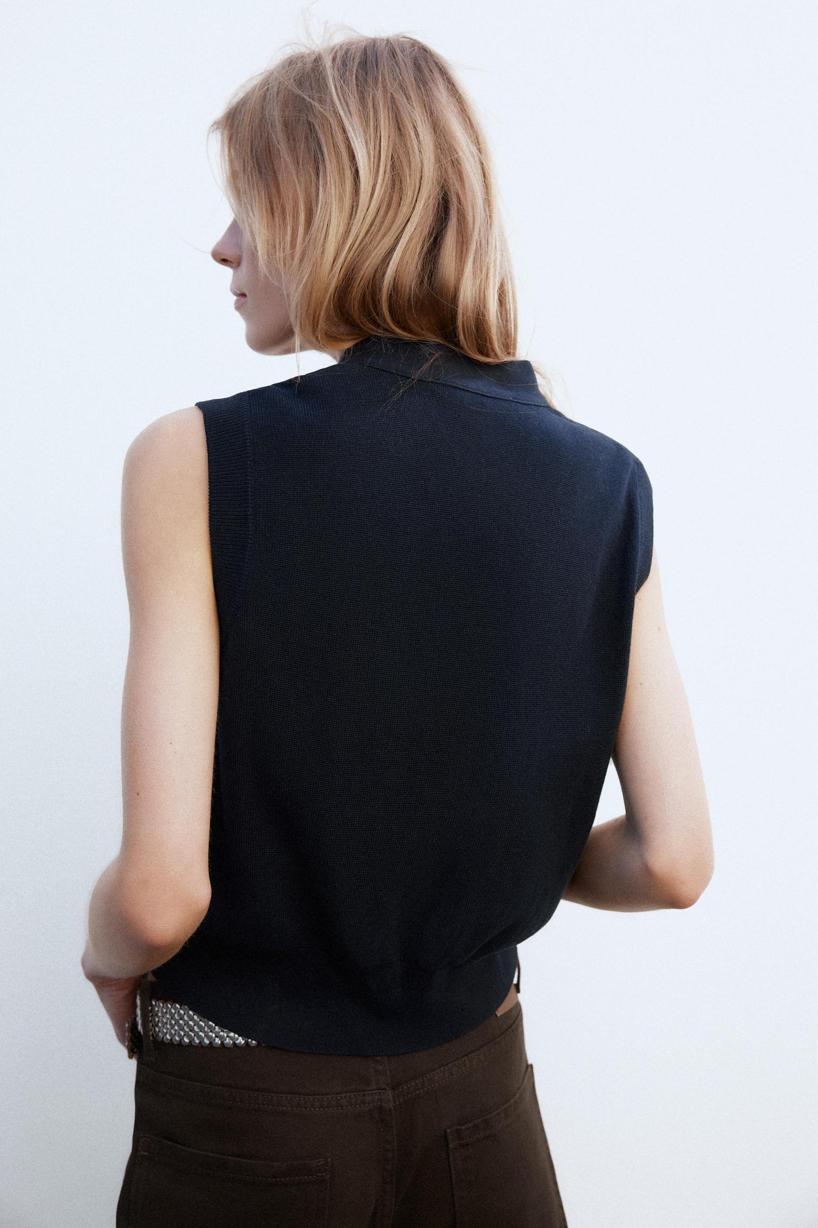 PLAIN KNIT VEST Product Image