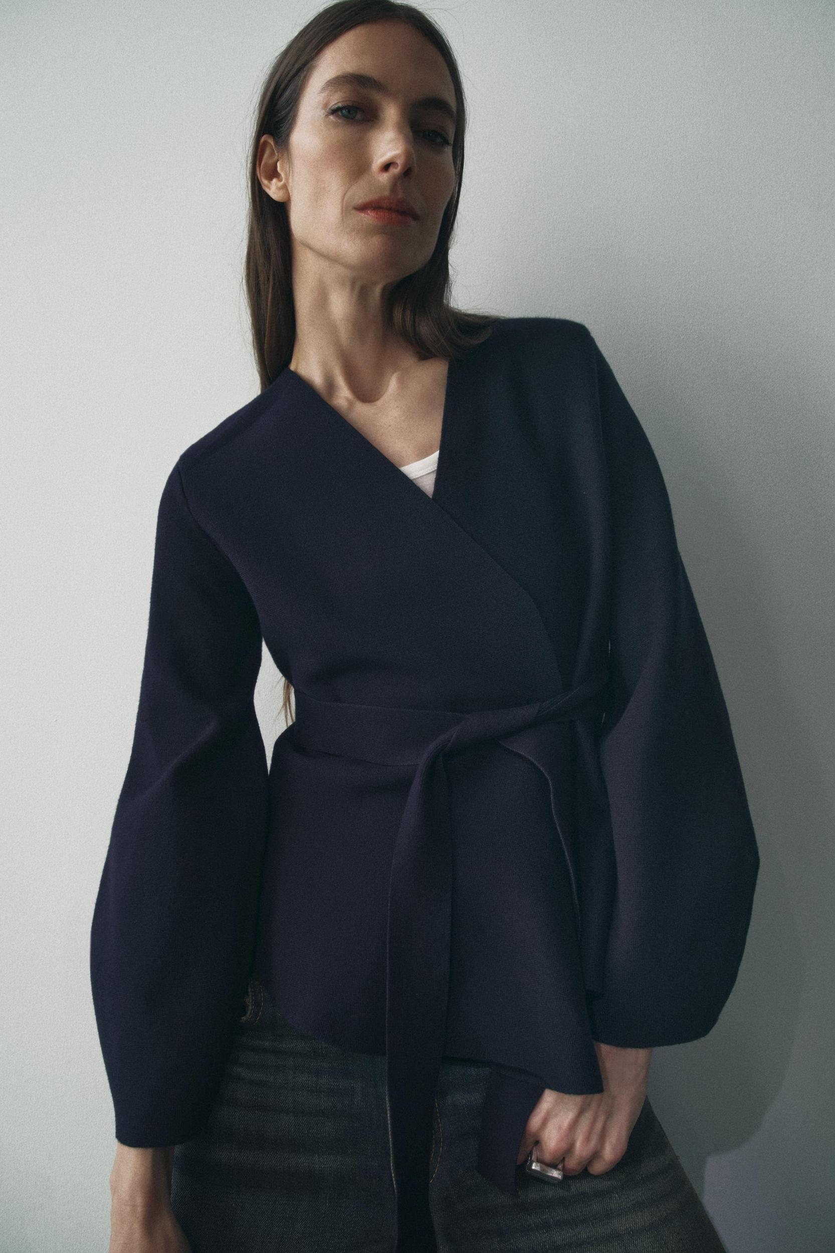 BELTED SHOULDER PAD KNIT BLAZER Product Image