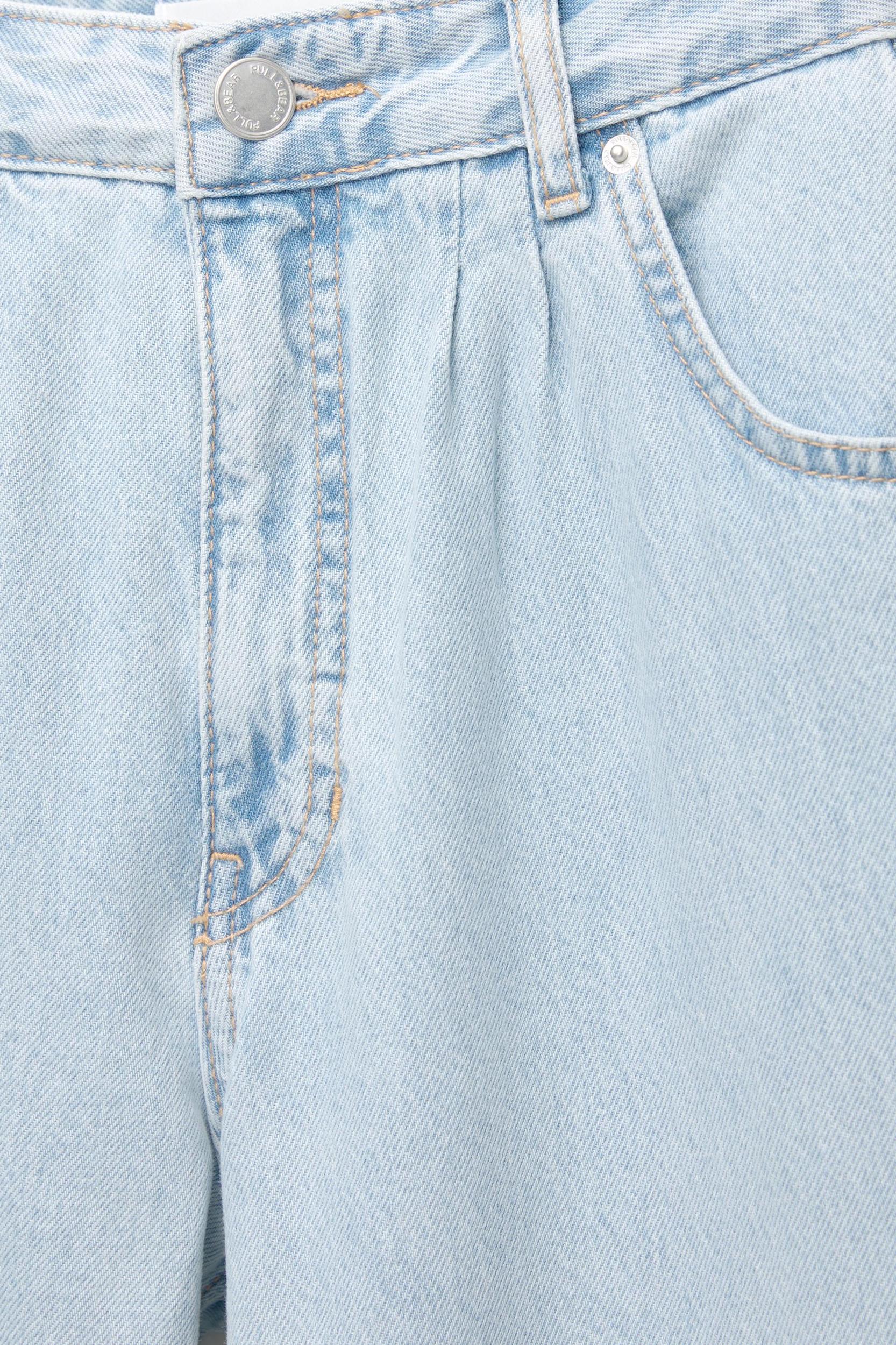 Wide-leg jeans with darts Product Image