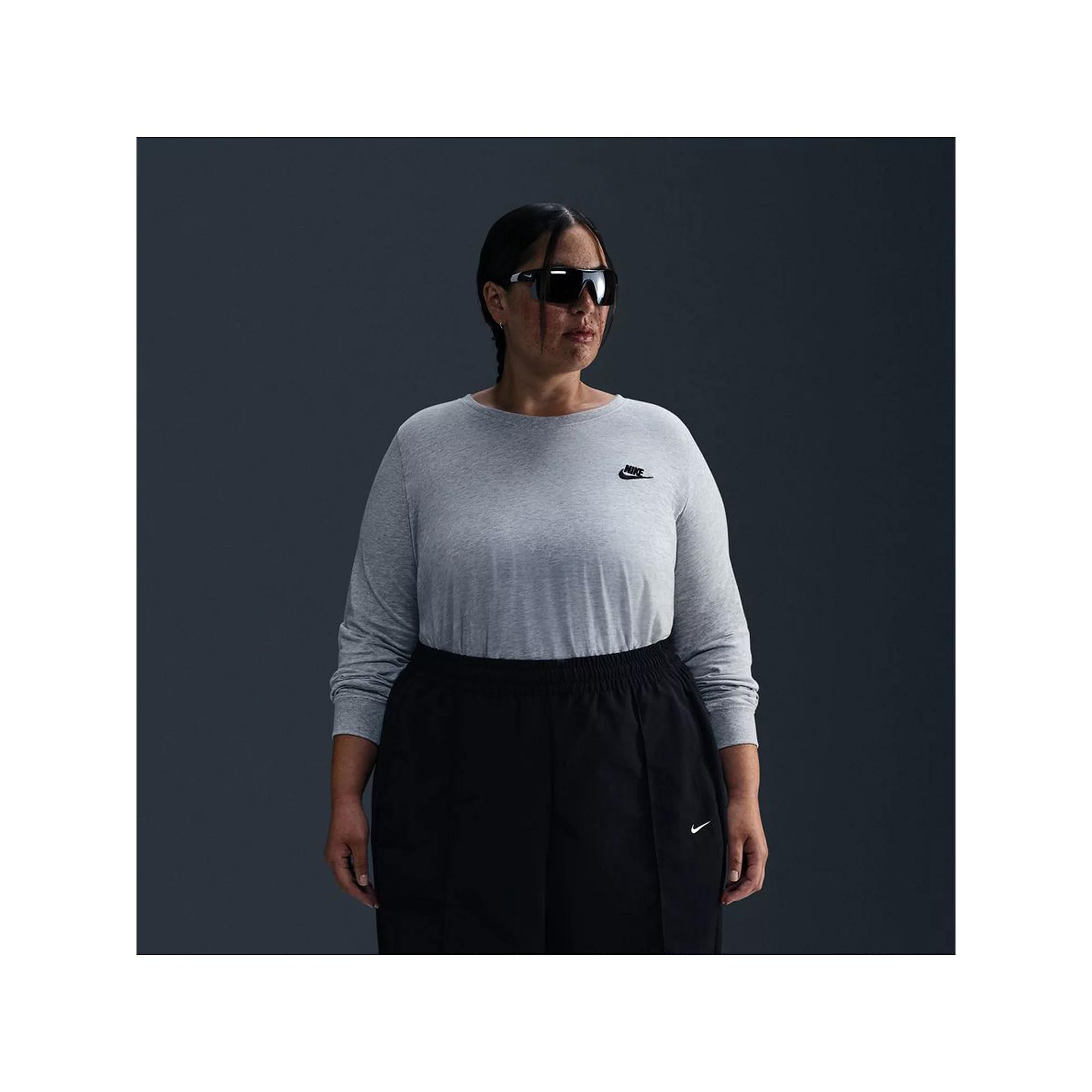 Plus Size Nike Sportswear Club Long Sleeve T-Shirt, Women's, Size: 3XL, Gray Product Image