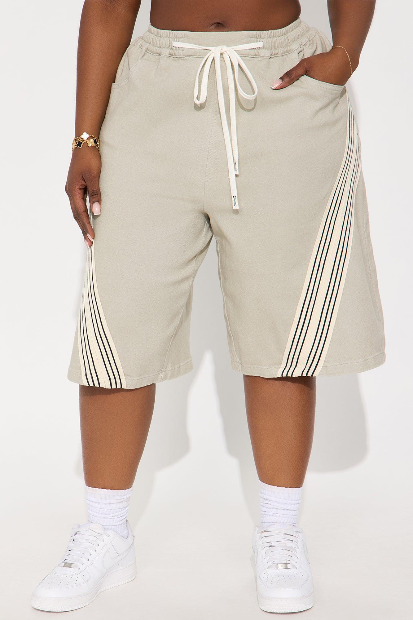 Jaelynn Bermuda Short - Grey Product Image