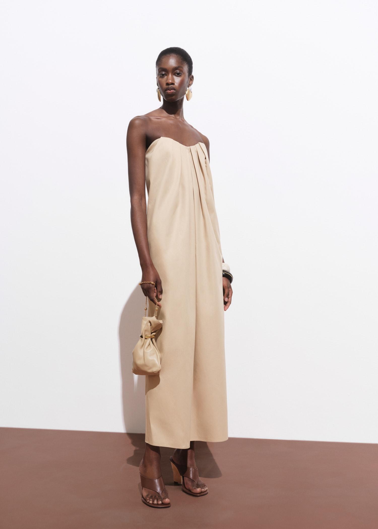 Long dress with sweetheart neckline - Women | MANGO USA Product Image