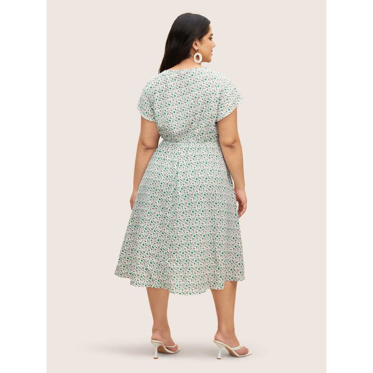 Plus Size Ditsy Floral Drawstring Ruffle Cap Sleeve Dress Green Women Elegant Drawstring Heart neckline Cap Sleeve Curvy BloomChic 10/M Product Image