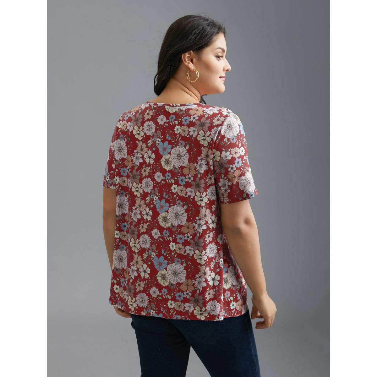 Plus Size Crew Neck Floral Print Stretchy T-Shirt Burgundy Women Leisure Contrast Natural Flowers Round Neck Casual T-shirts BloomChic 18-20/2X Product Image