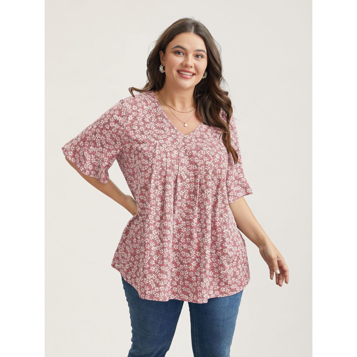 Plus Size Blush Ditsy Floral Pleated Flared Sleeve Shirt Women Timeless Half Sleeve V-neck Elegant Blouses BloomChic 26/4X Product Image