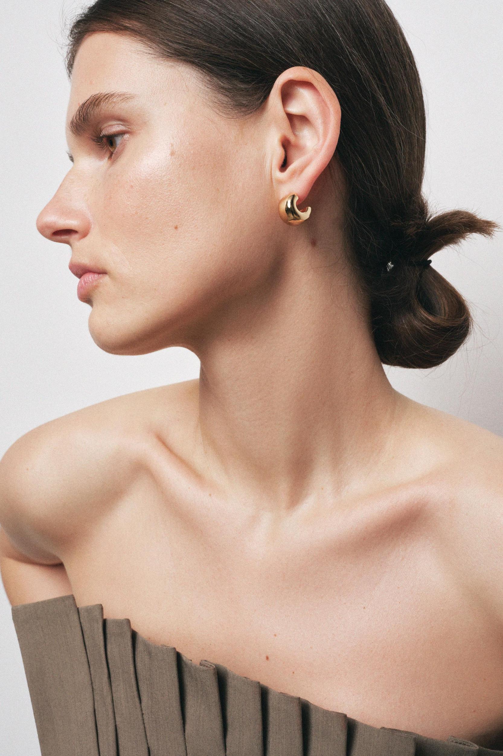 PACK OF HALF HOOP EARRINGS Product Image