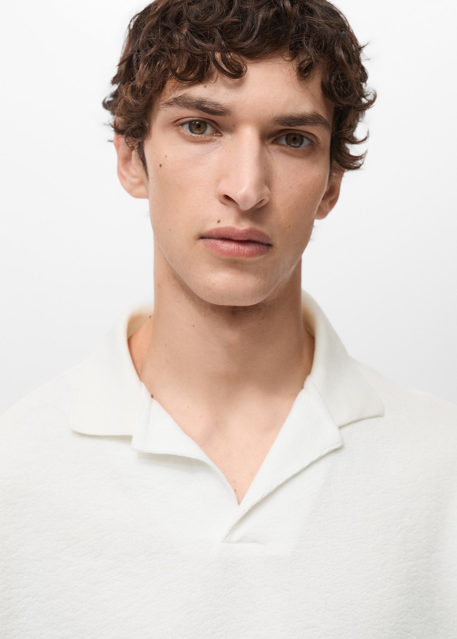 Textured cotton relaxed-fit polo shirt - Men | MANGO USA Product Image