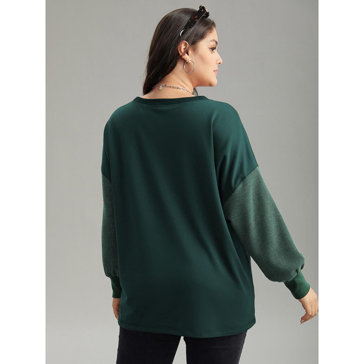 Plus Size Two Tone Patched Pocket Drop Shoulder Sweatshirt Women DarkGreen Casual Elastic cuffs Round Neck Everyday Sweatshirts BloomChic 28/5X Product Image