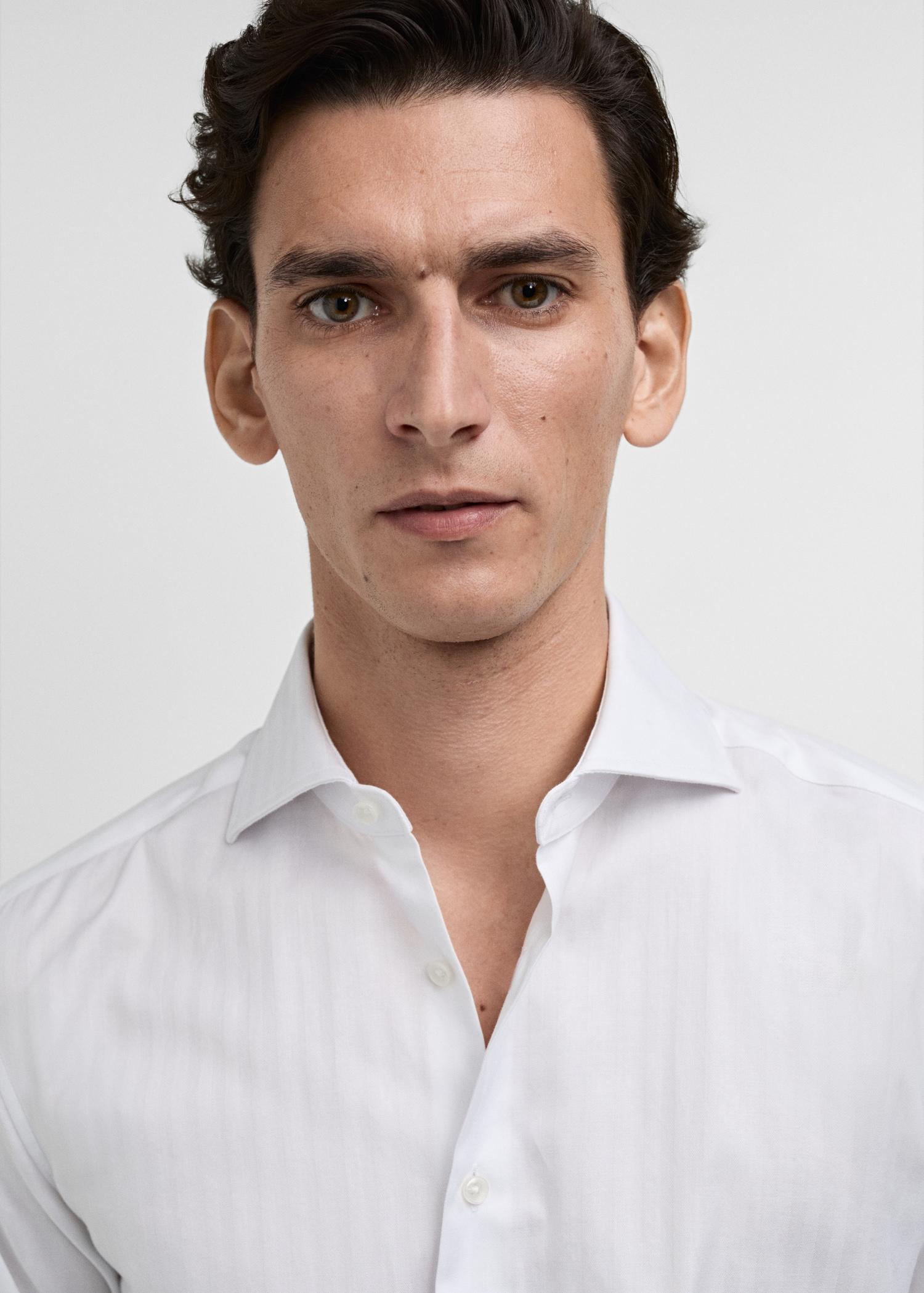 100% cotton slim-fit suit shirt - Men | MANGO USA Product Image