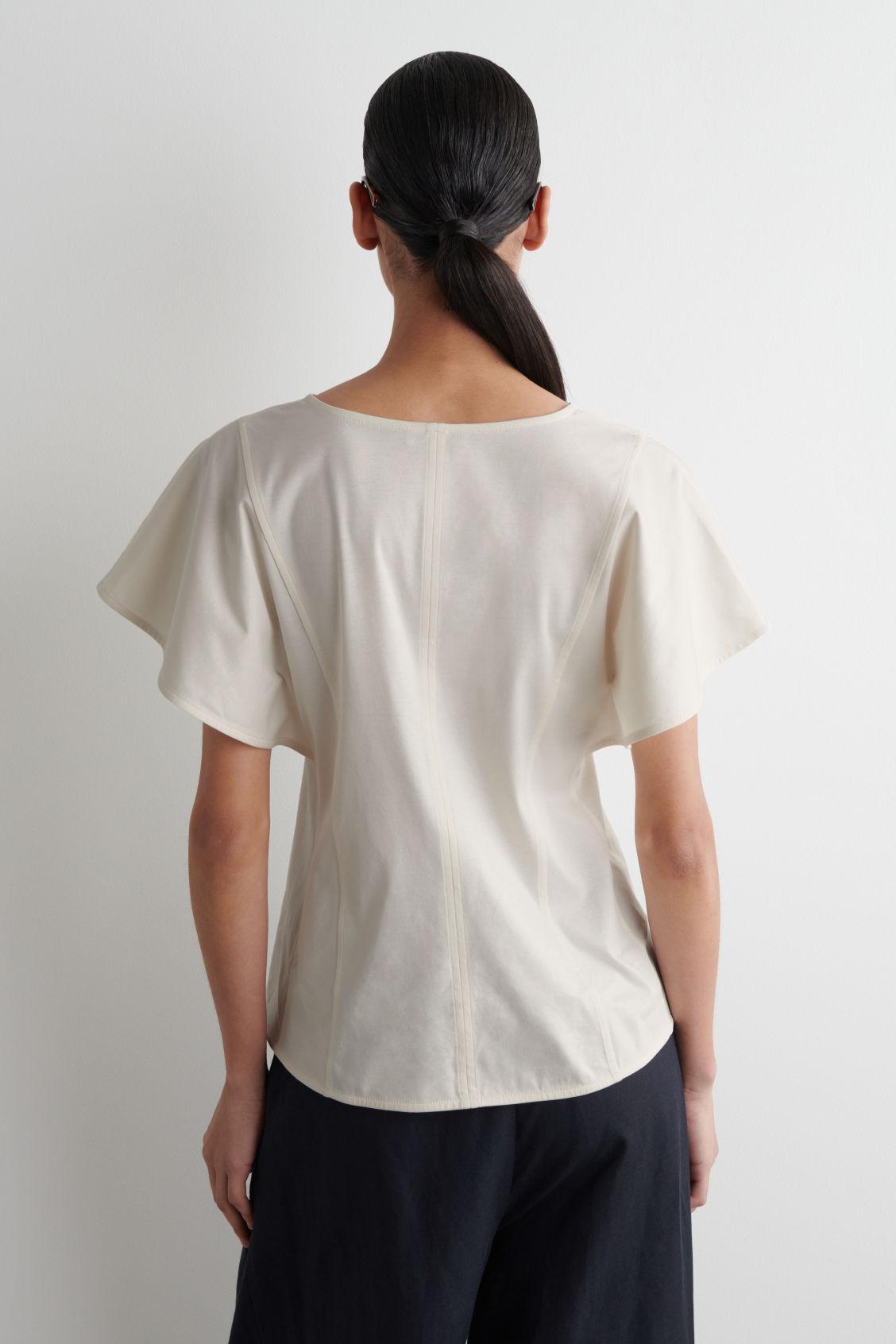 PETAL-SLEEVE COTTON TOP Product Image