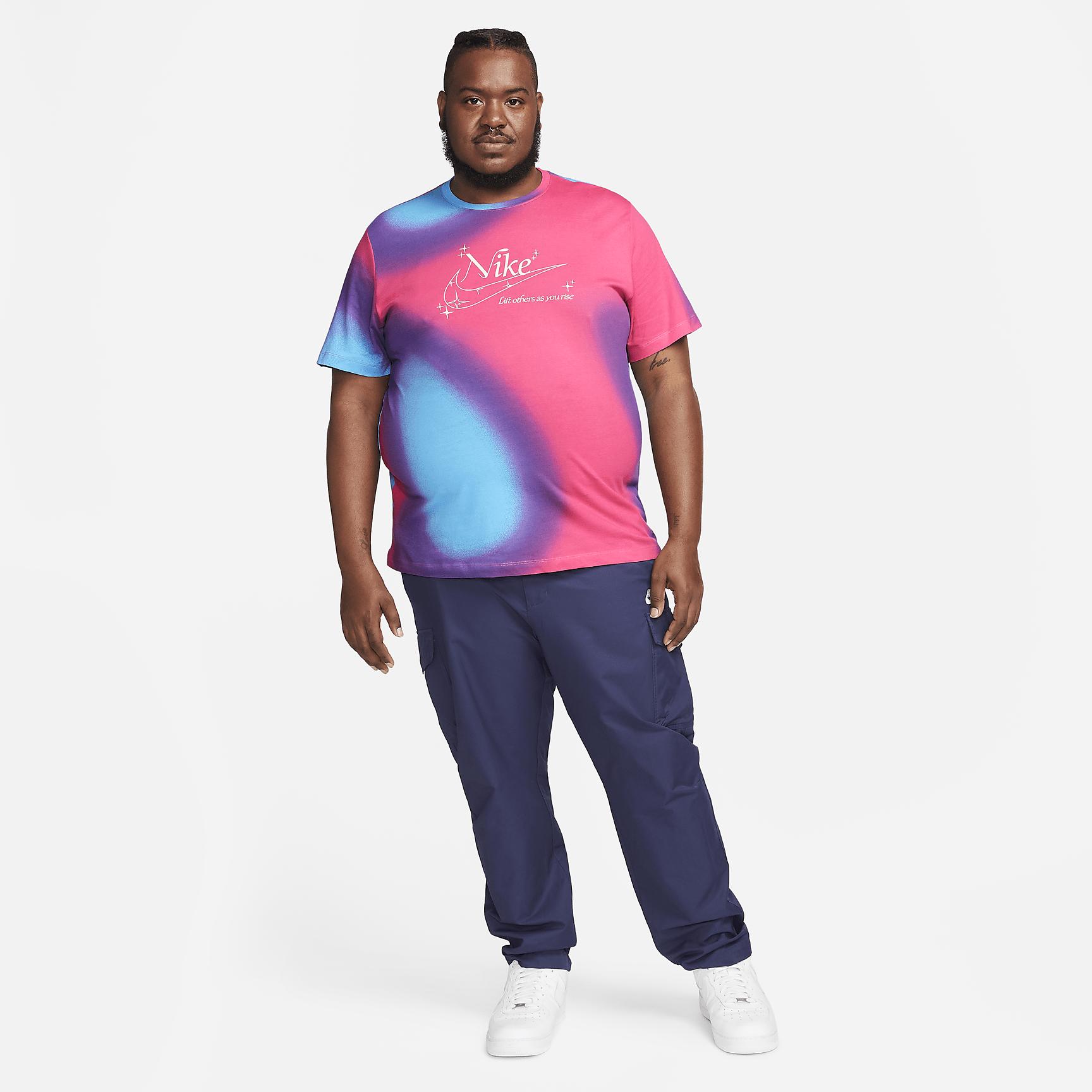 Nike Sportswear Men's T-Shirt Product Image