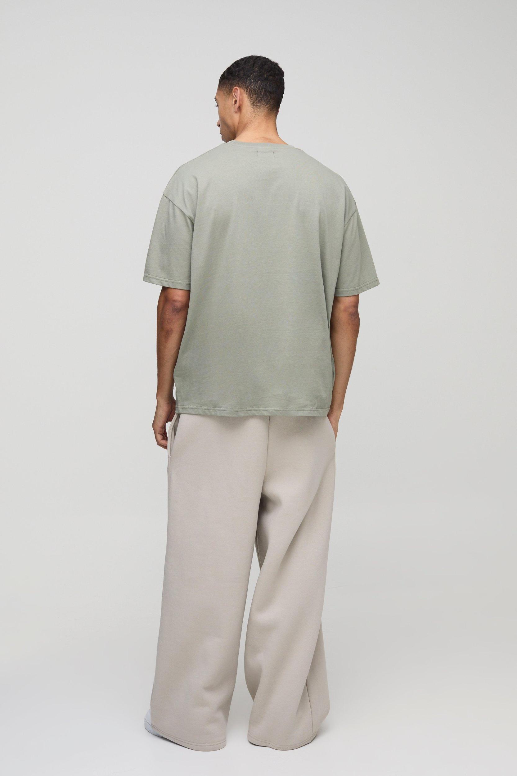 Oversized Man Colour Block T-Shirt | boohooMAN USA Product Image