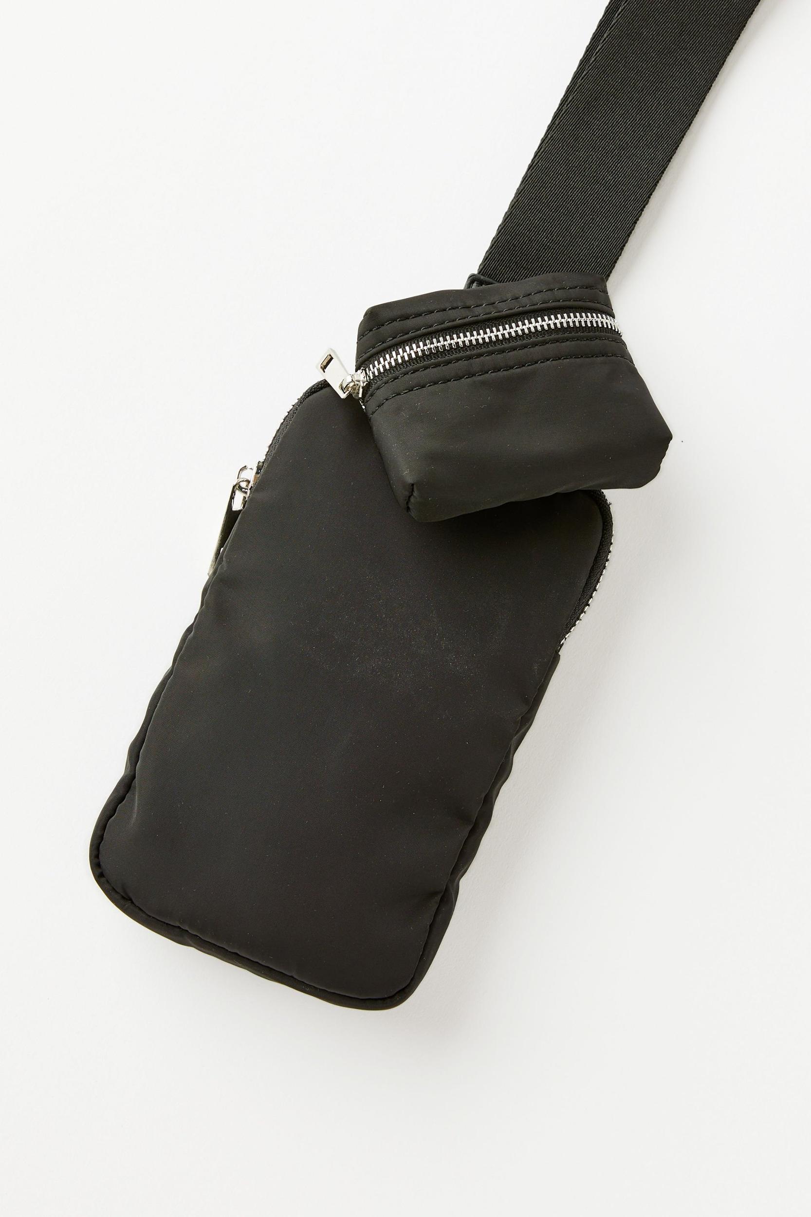 Active Wristlet Pouch Product Image