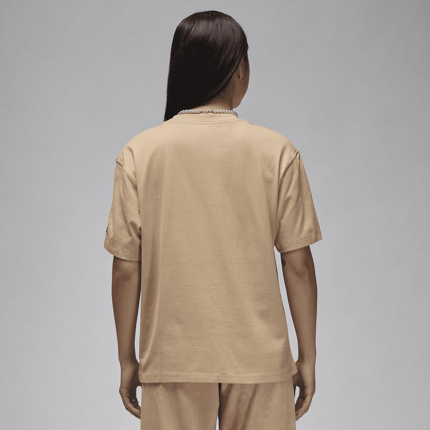 Jordan Flight Heritage Women's Graphic T-Shirt Product Image