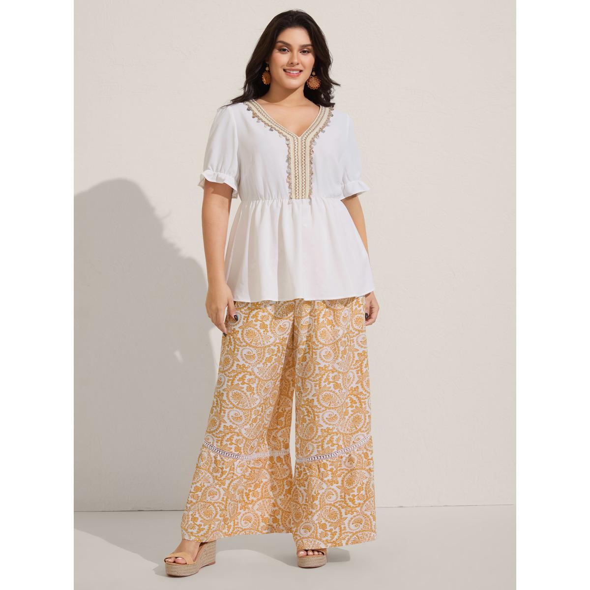 Plus Size Originalwhite Contrast Webbing Shell Detail Blouse Women Short sleeve V-neck Vacation Blouses BloomChic 12/L Product Image