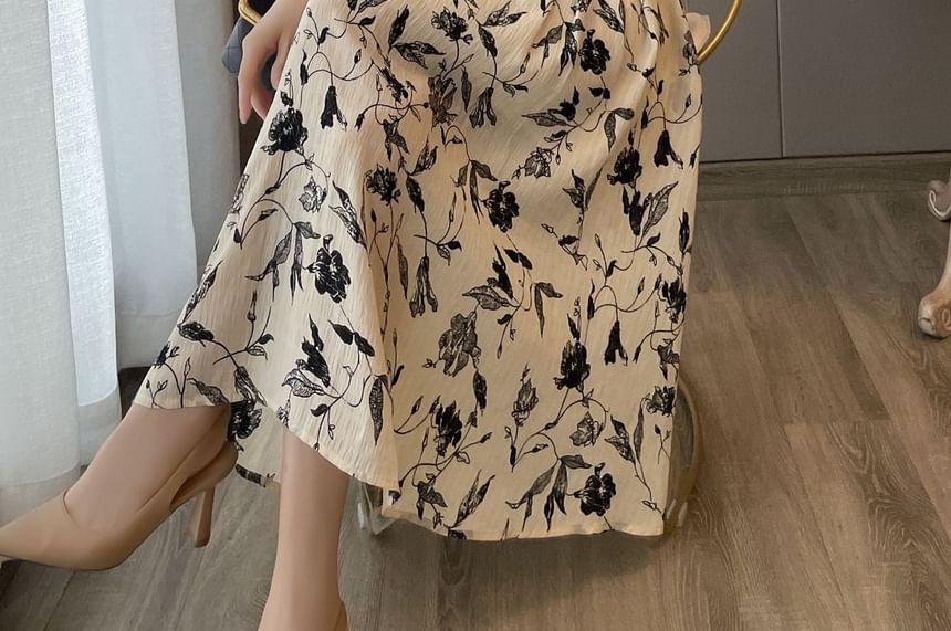 Short-Sleeve Square Neck Floral Midi A-Line Dress Product Image