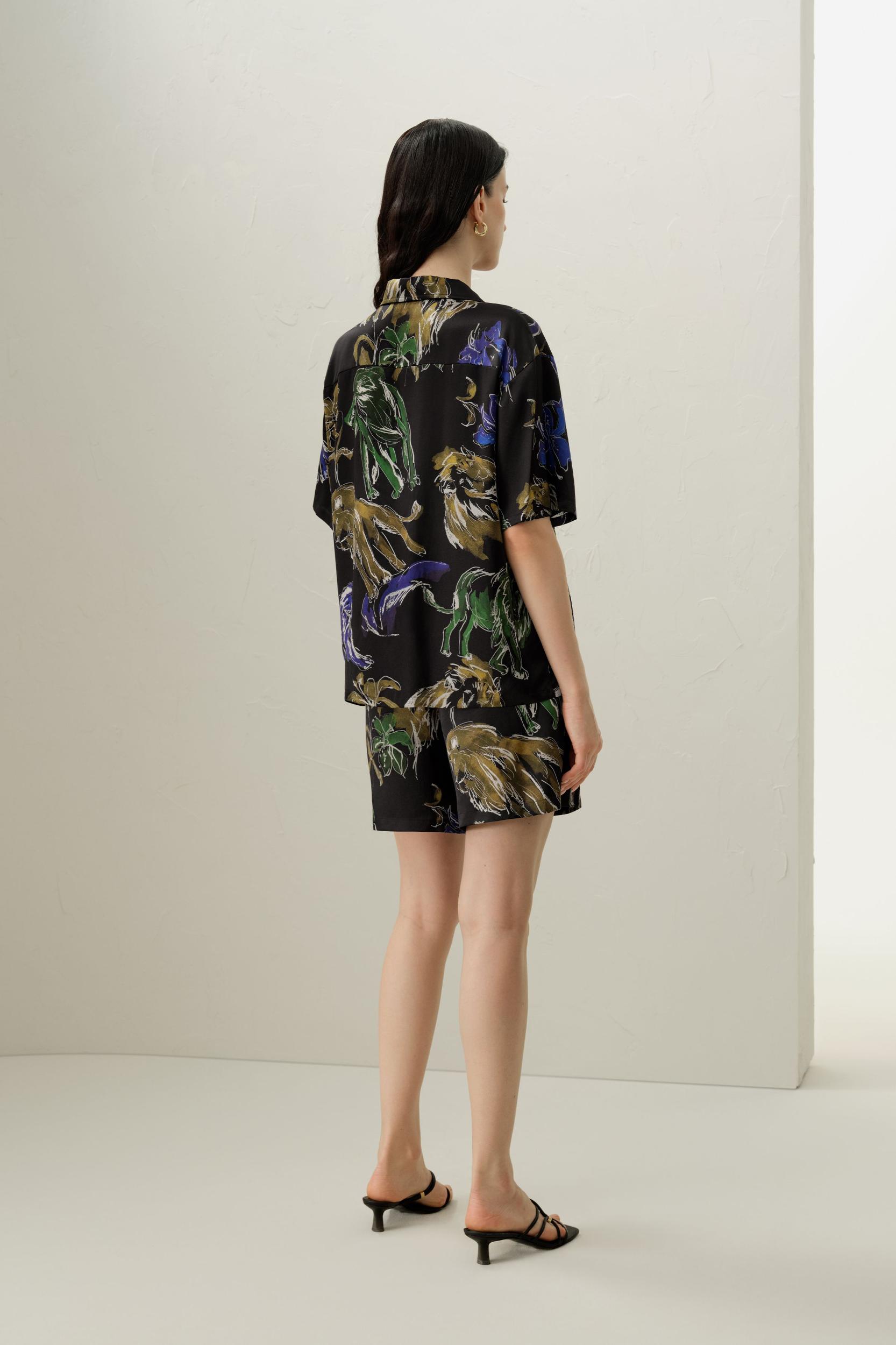 Leo Zodiac Short Silk Pajama Set Product Image