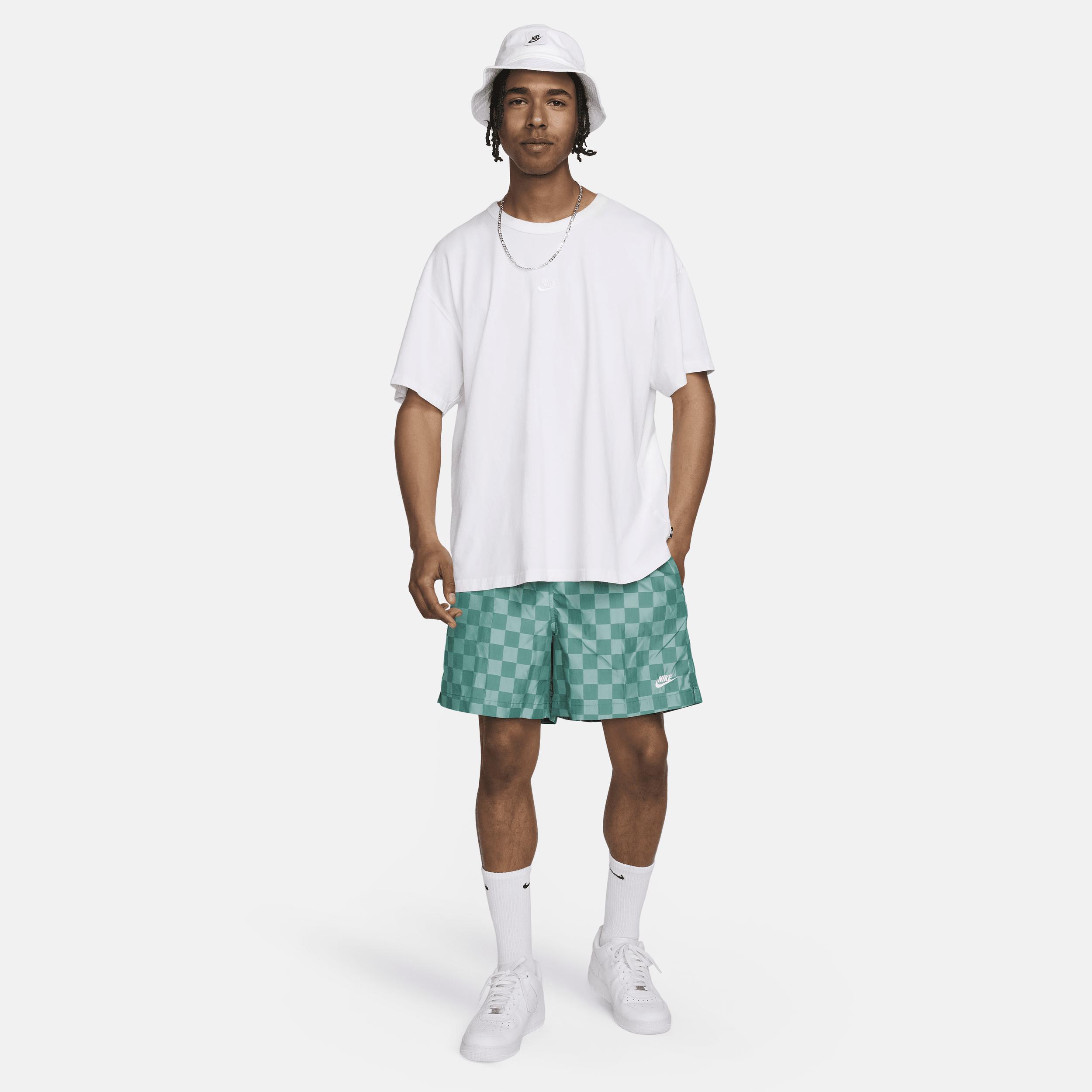 Nike Men's Club Flow Shorts Product Image