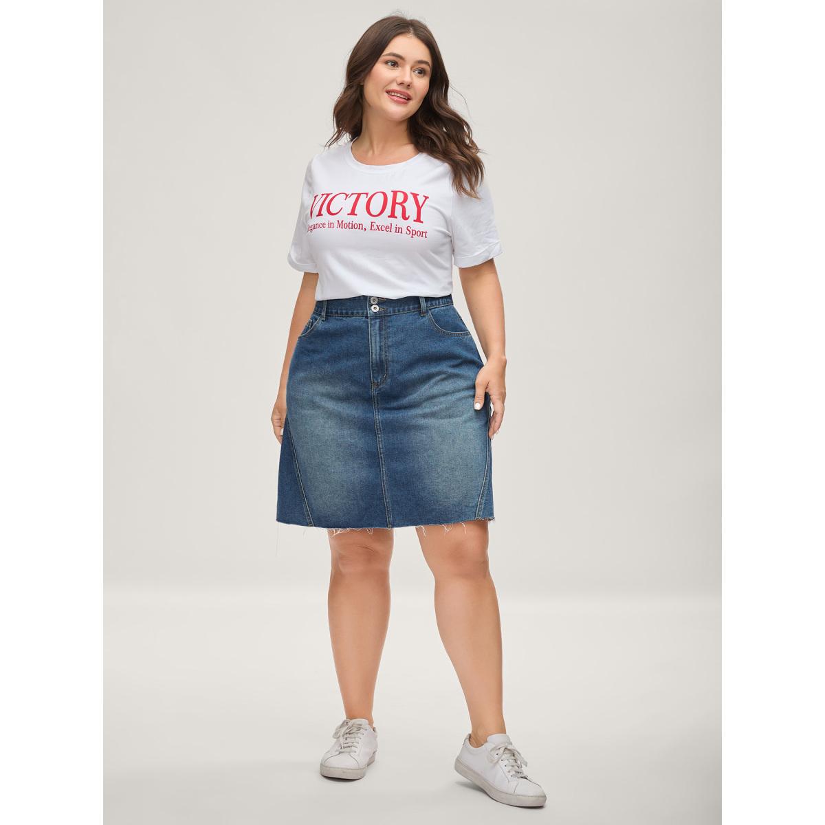 Plus Size Stretchy Waist Classic Denim Skirt Women Midblue Everyday-Casual No stretch Light Wash 20/2X Slanted pocket Denim Skirts BloomChic Product Image