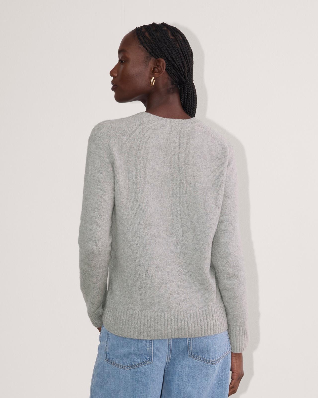 The V-Neck Sweater in Plush Cotton Product Image