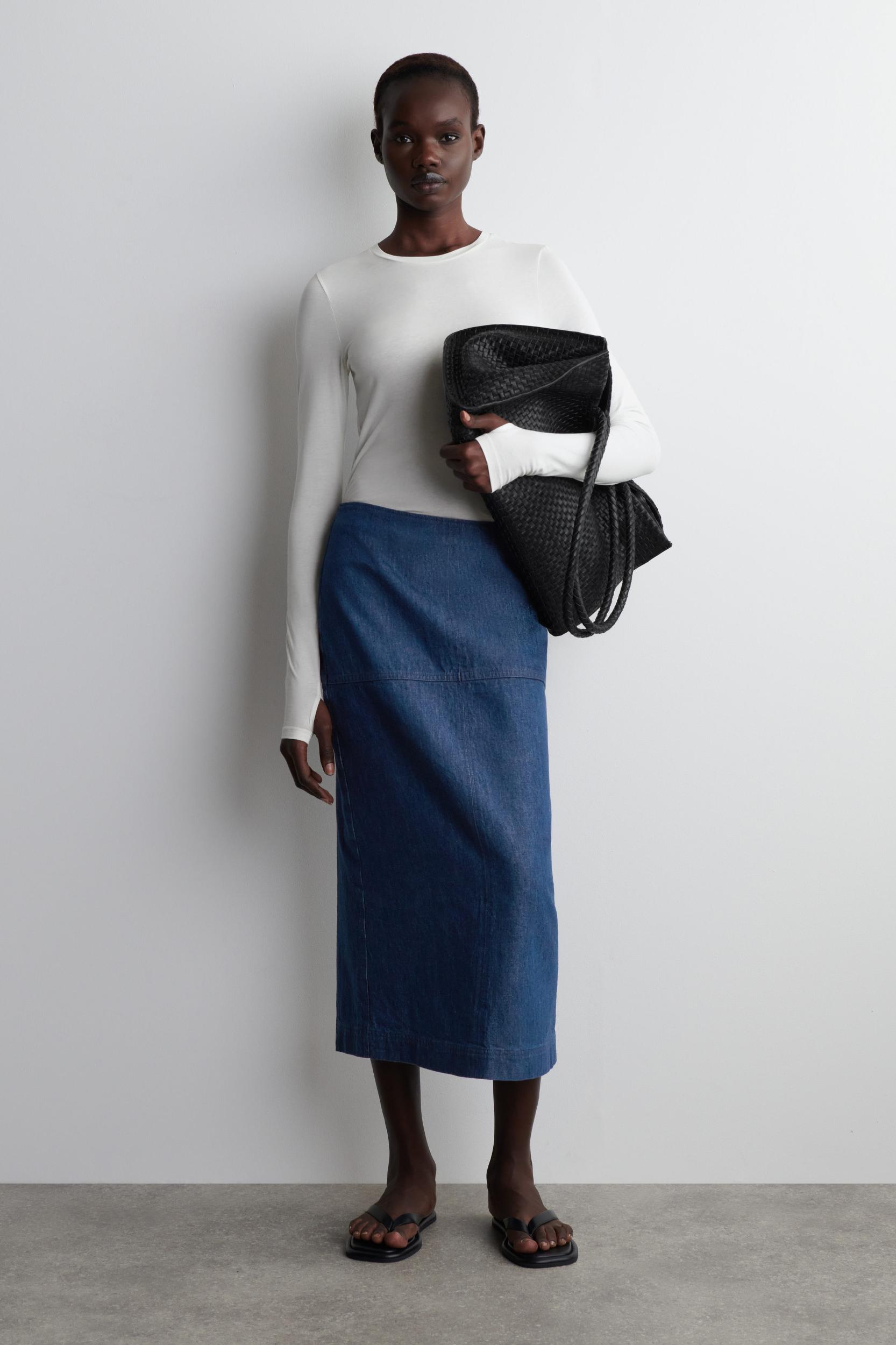 SLIM LIGHTWEIGHT LONG-SLEEVED TOP Product Image