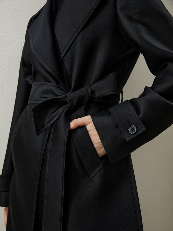 Silk-Wool Mixed Trenchcoat Product Image