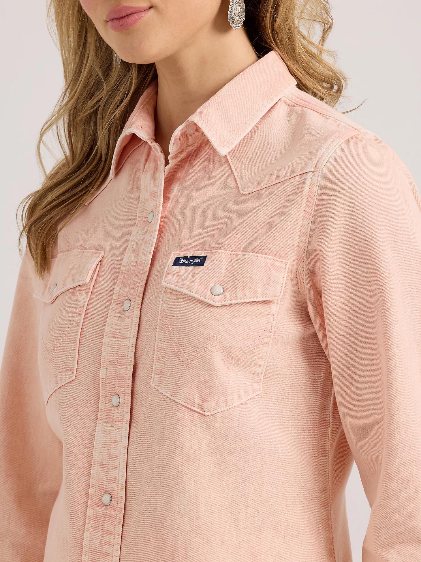 Women's Wrangler Colorwash Slim Western Snap Shirt Product Image
