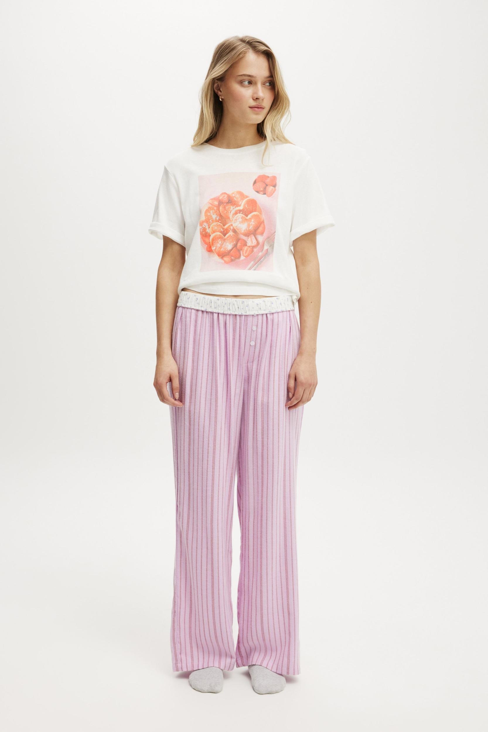 Lounge Graphic Tee Product Image